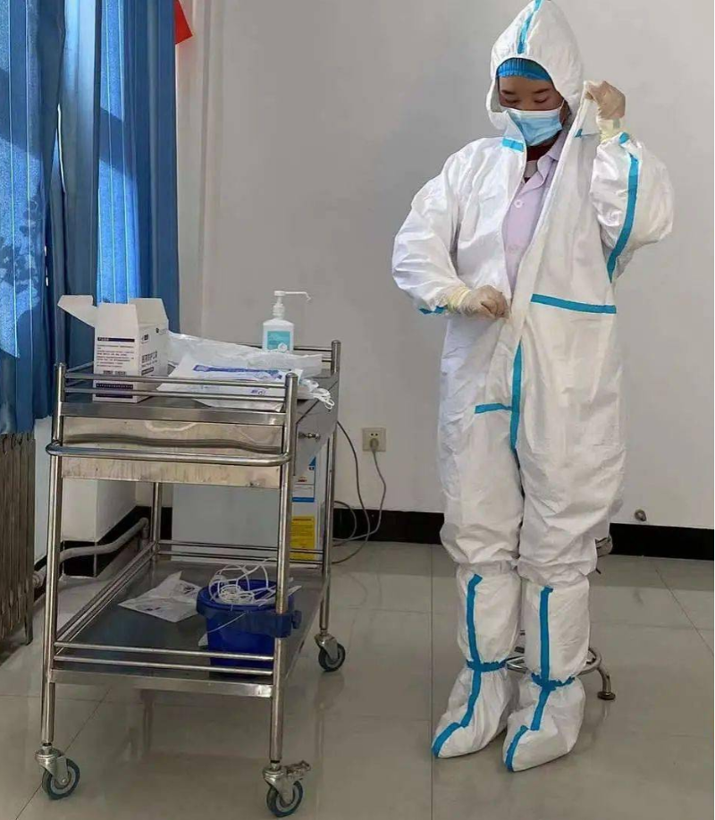 脫防護服.jpeg