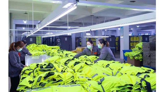 反光雨衣廠家，專(zhuān)業(yè)定制—靖江振弘